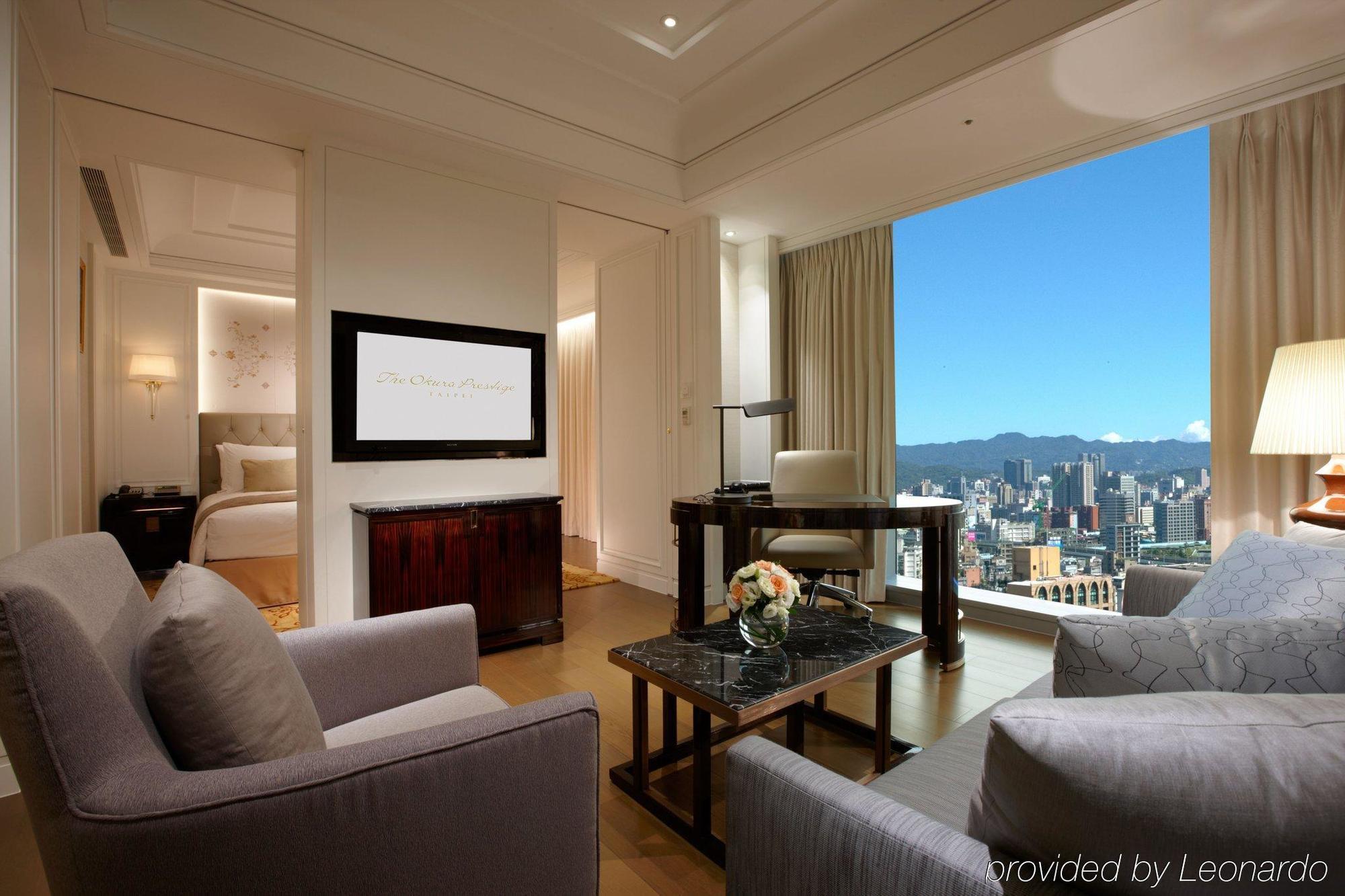 Hotel The Okura Prestige Taipeh Exterior foto Suite at The Mira Hong Kong